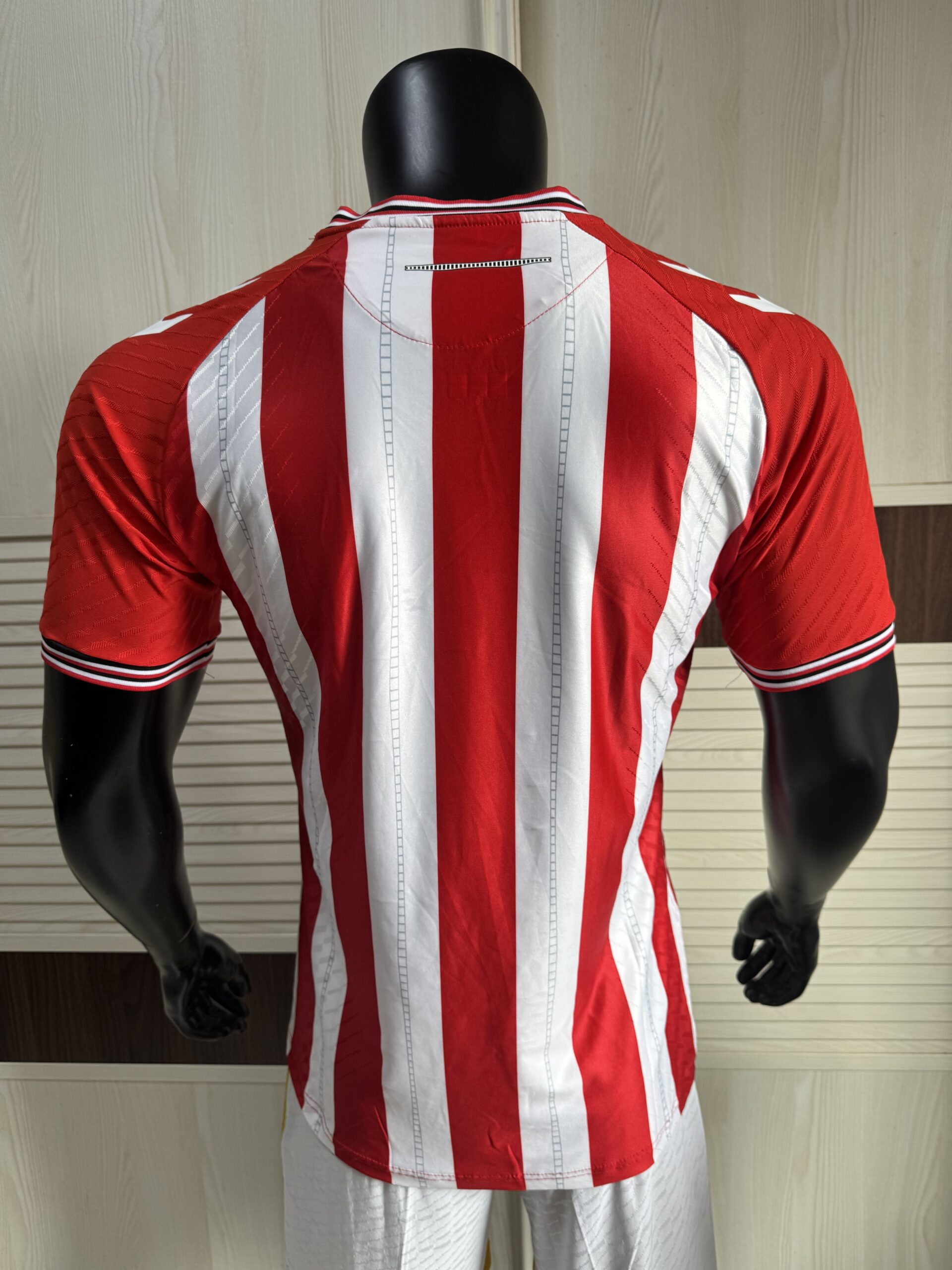 Hummel Sunderland AFC 2025/26 Home Jersey – Red & White Stripes | Premier League Football Shirt - Image 3