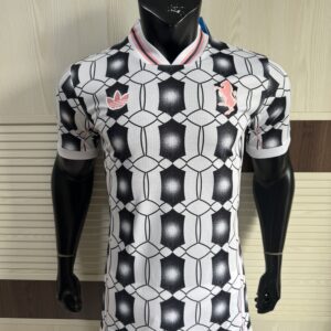Adidas Juventus Turin LFSTLR Jersey 2025/26 – Geometric Lifestyle Football Shirt | Trefoil & Vintage Crest