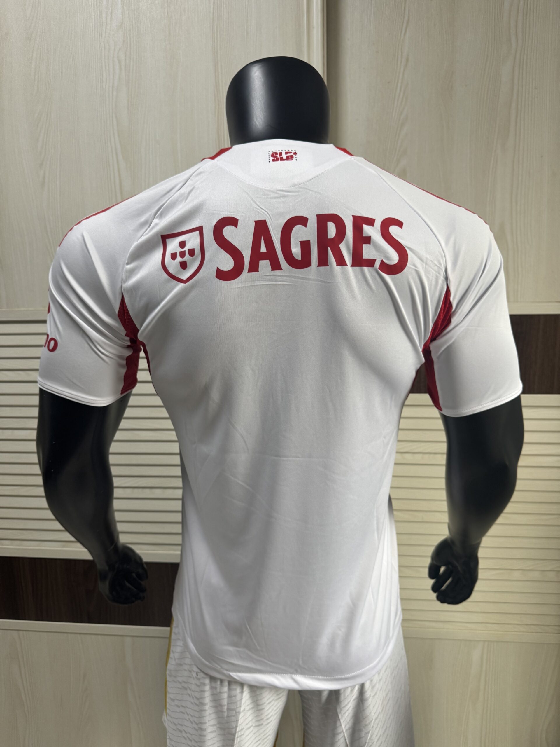 Adidas SL Benfica 2025/26 Third Jersey – White & Red | Goal Net Texture | Official Football Shirt - Image 3