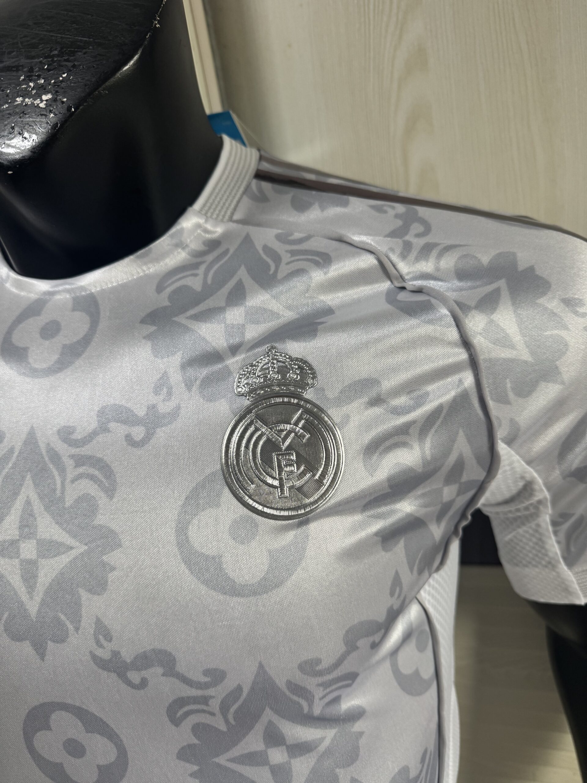 Real Madrid x Louis Vuitton 2025/26 Custom Player Version Jersey – LV Monogram Special Edition Shirt - Image 4