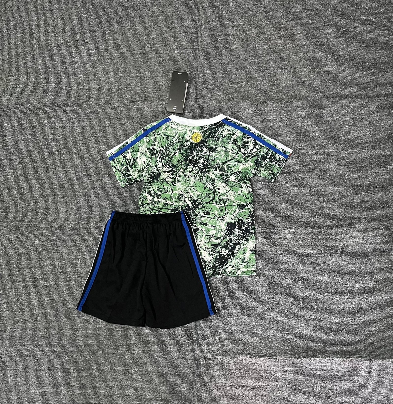 Manchester United x Stone Roses Kids kit 2026-27 - Image 2