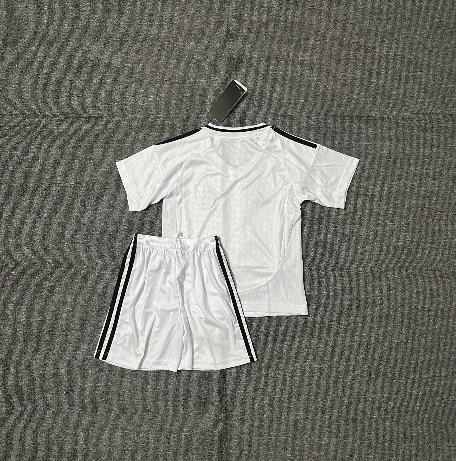 Real Madrid Home Mini Kit Kids 2026-27 - Image 2