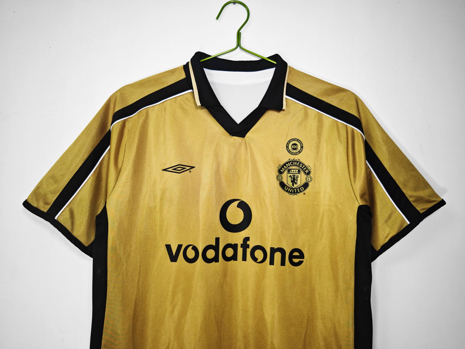 2001/02 Manchester United F.C. Centenary Commemorative Retro Jersey #7 B24